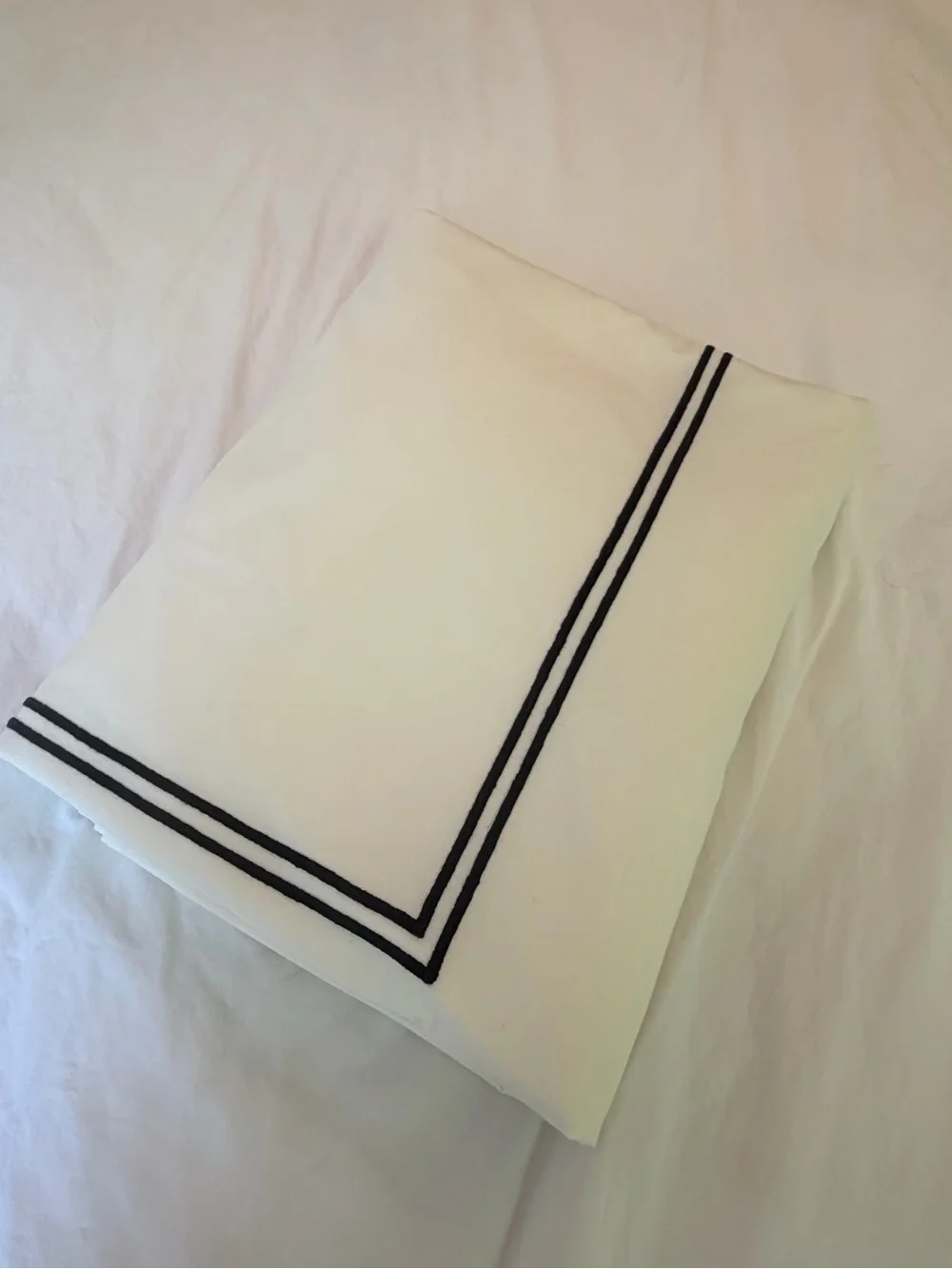 Restoration Hardware GUC Full Size White Duvet Cover with Navy Double-Line Borde